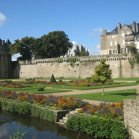 Le Liberté Centre-ville Aparthotel Vannes